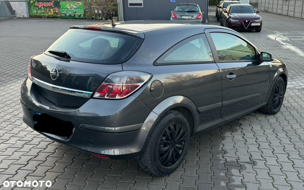 Opel Astra III GTC 1.4 111 - 3