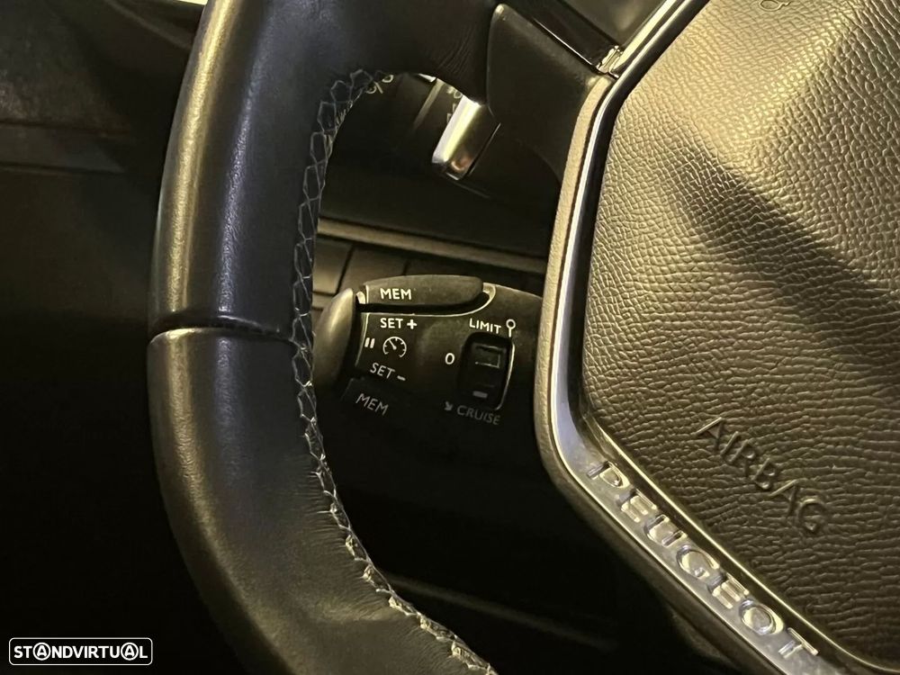Peugeot 3008 PureTech 130 Stop & Start GPF EAT8 Allure - 20