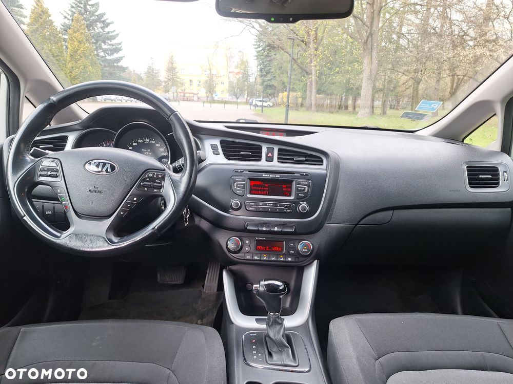 Kia Ceed - 8