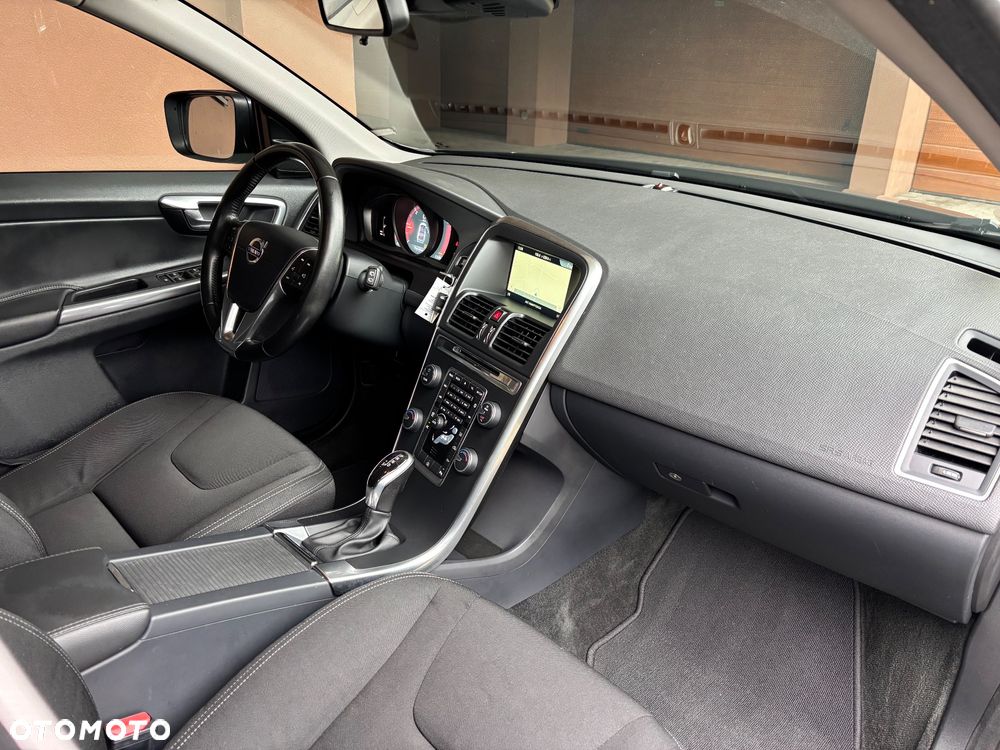 Volvo XC 60 D4 Geartronic Momentum - 23