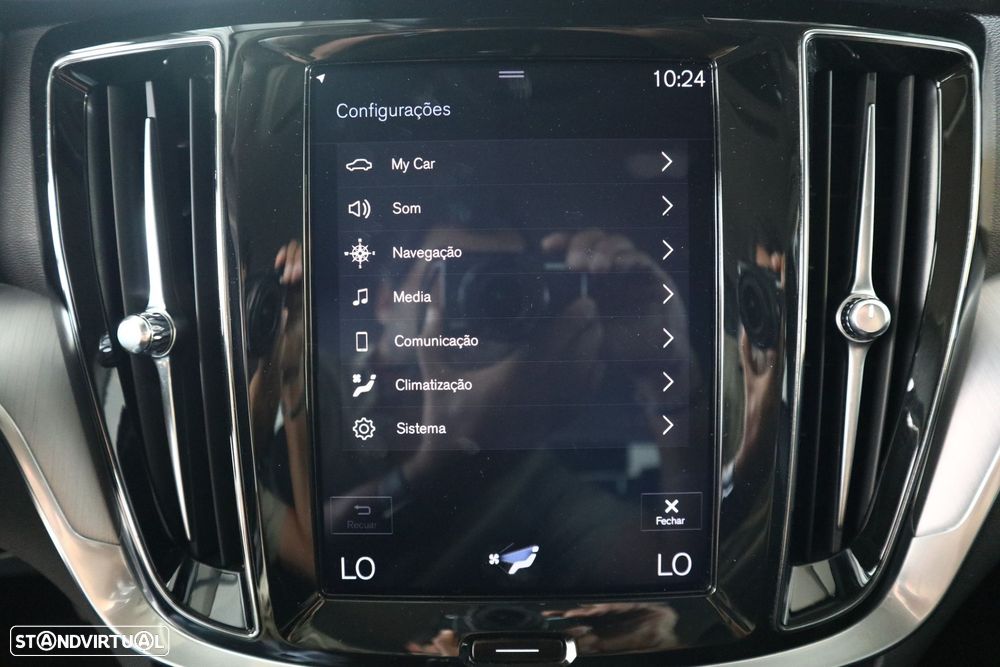 Volvo V60 2.0 D4 Momentum Geartronic - 27