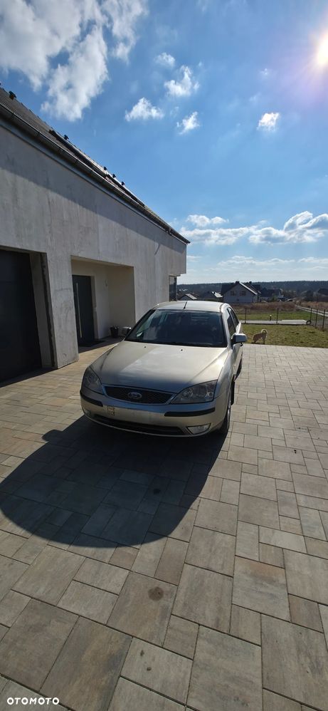 Ford Mondeo 1.8 Ambiente - 1