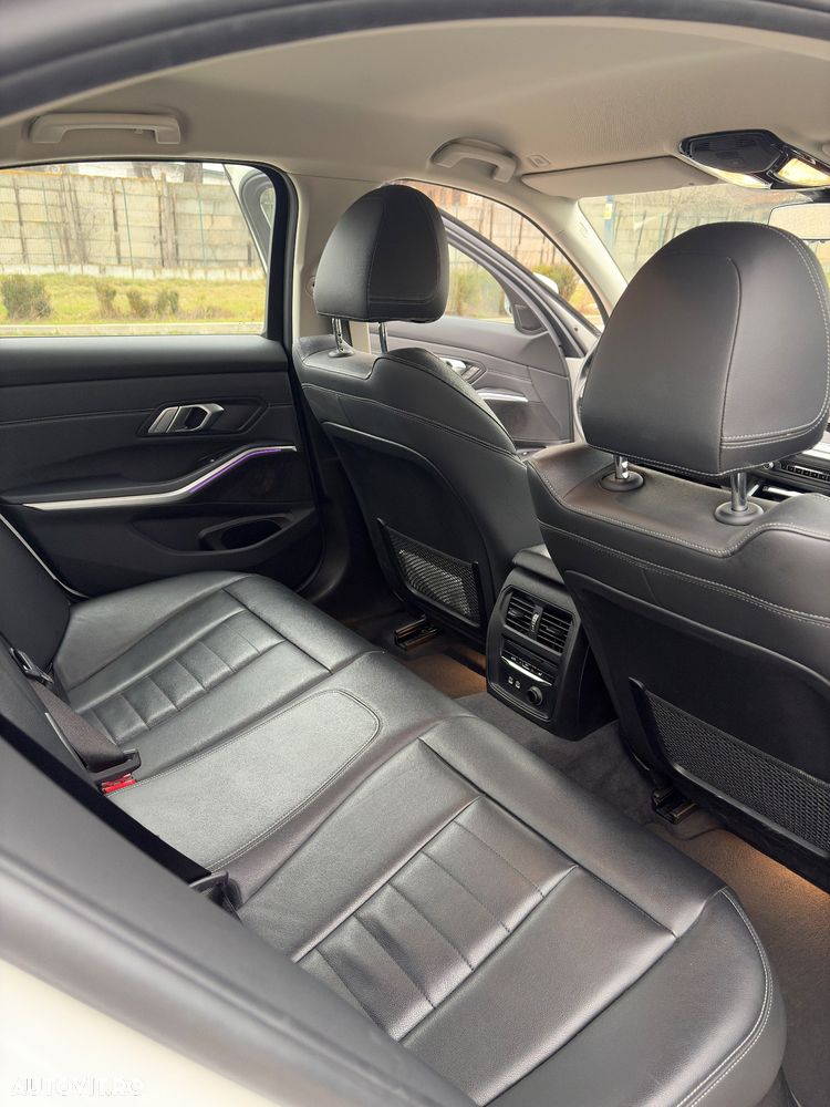 BMW Seria 3 330e Aut. - 15