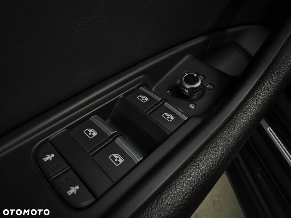 Audi A4 Avant 40 TDI S tronic S line - 26