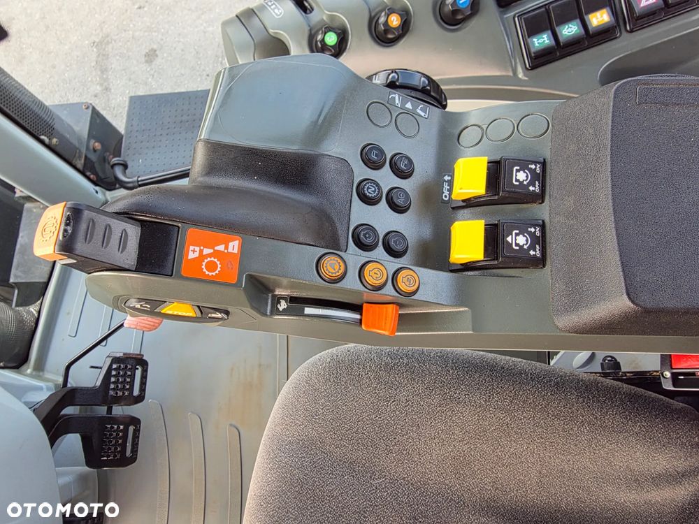 Claas Arion 620 Cis - 19