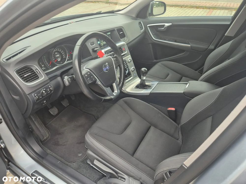 Volvo S60 D2 Momentum - 10