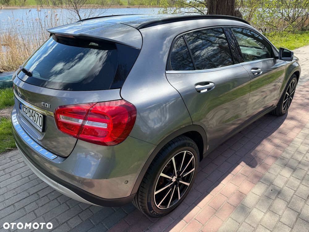 Mercedes-Benz GLA 180 CDI 7G-DCT Edition 1 - 24