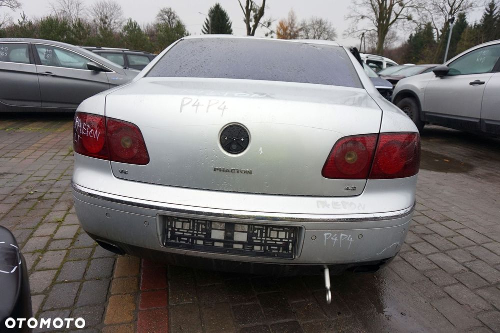 VOLKSWAGEN PHAETON  2004 LG9R 4.2 FSI V8 BGH 335KM GUL SREBRNY na części - 4