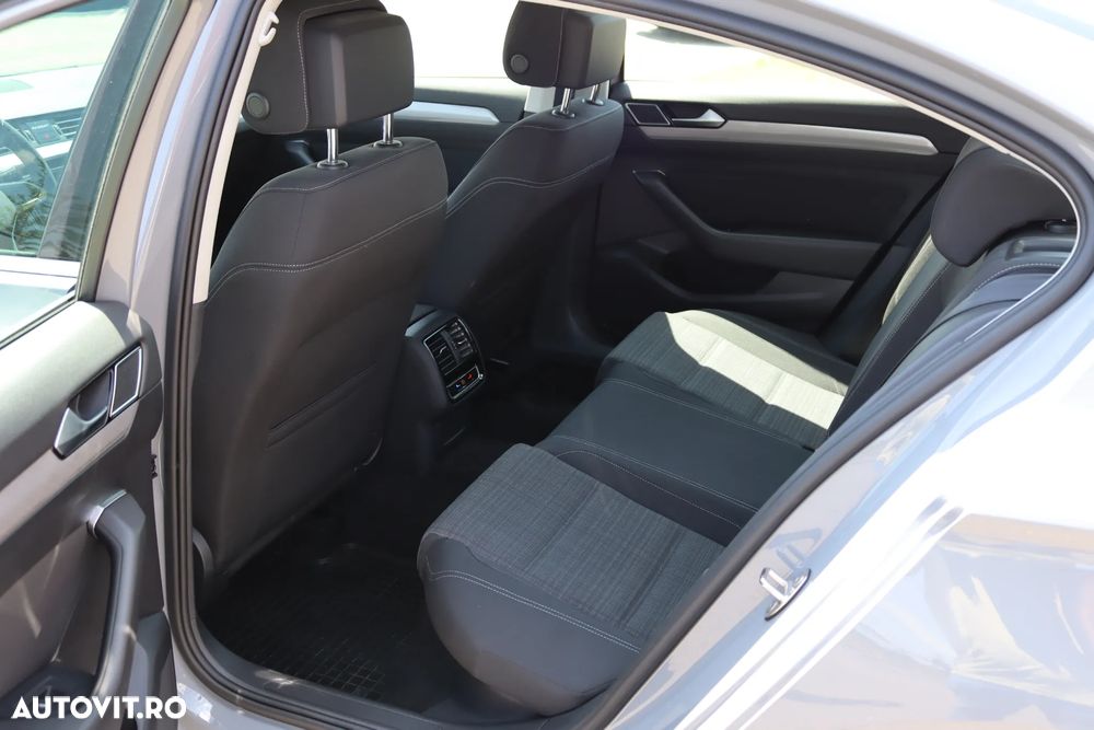 Volkswagen Passat 1.5 TSI ACT DSG Comfortline - 9