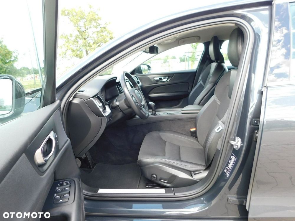 Volvo V60 D3 Momentum Pro - 13