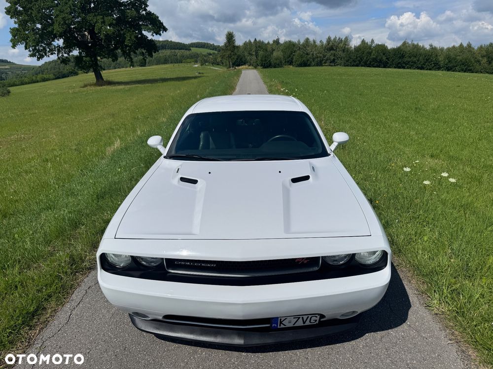 Dodge Challenger - 13
