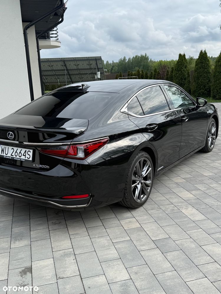 Lexus ES 300h F Sport - 22