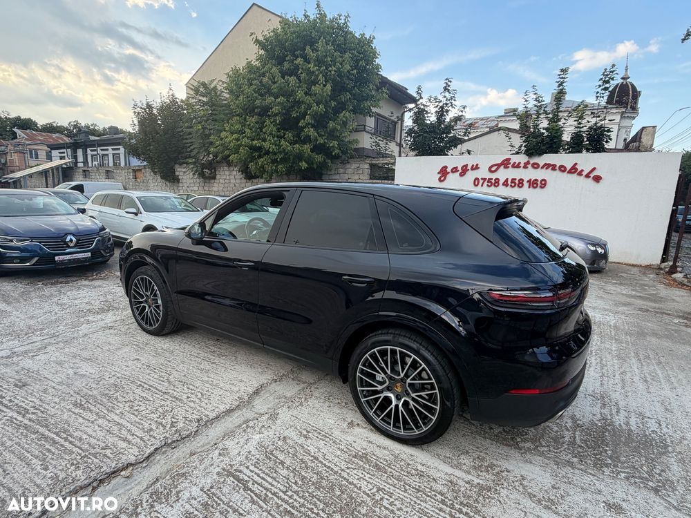 Porsche Cayenne Standard - 9
