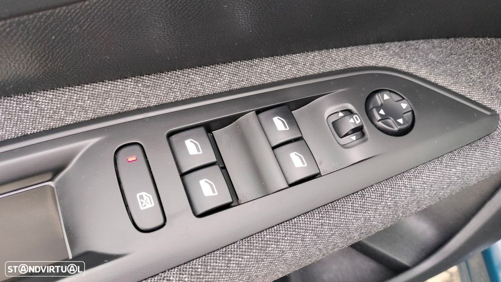 Peugeot 3008 BlueHDi 130 Stop & Start EAT8 Active Business-Pack - 29