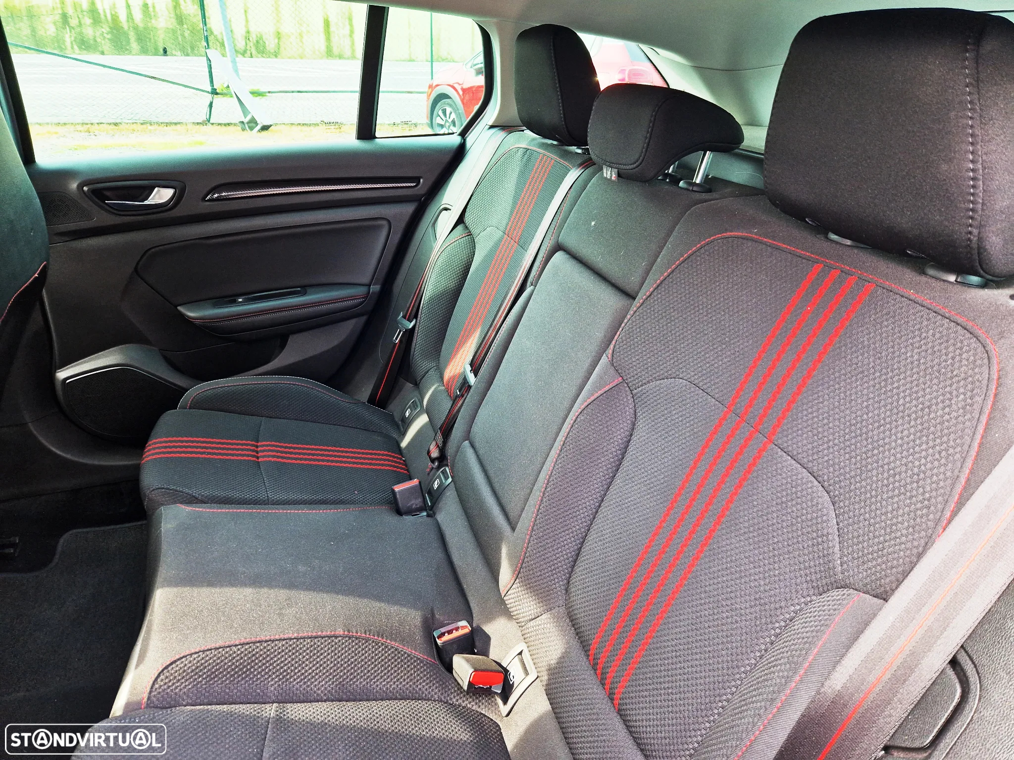 Renault Mégane Sport Tourer 1.6 E-Tech Plug-In Hybrid R.S. Line - 7