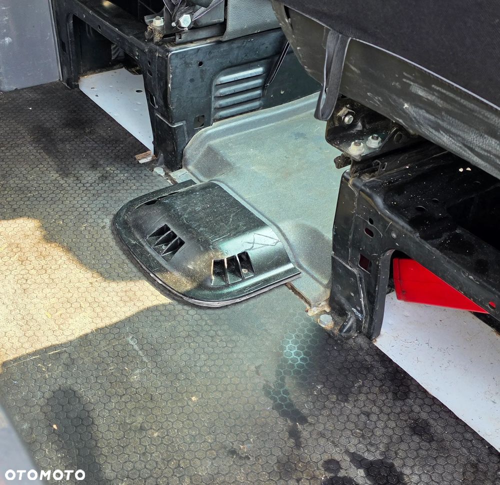 Mercedes-Benz Vito - 17