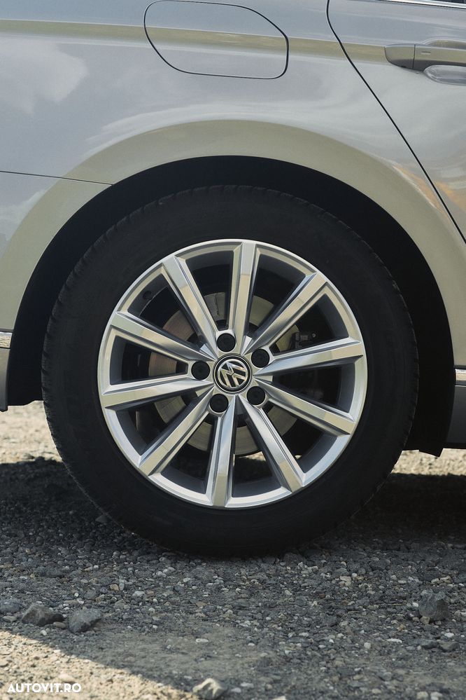 Volkswagen Passat 2.0 TDI SCR DSG Highline - 13