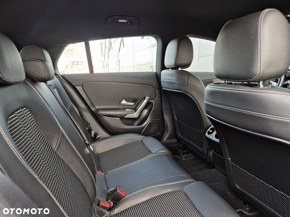 Mercedes-Benz CLA 200 7G-DCT Progressive - 27