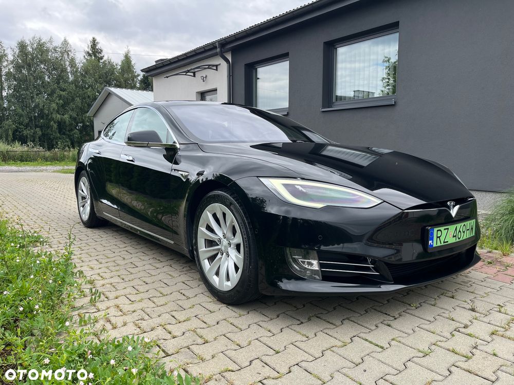 Tesla Model S - 2