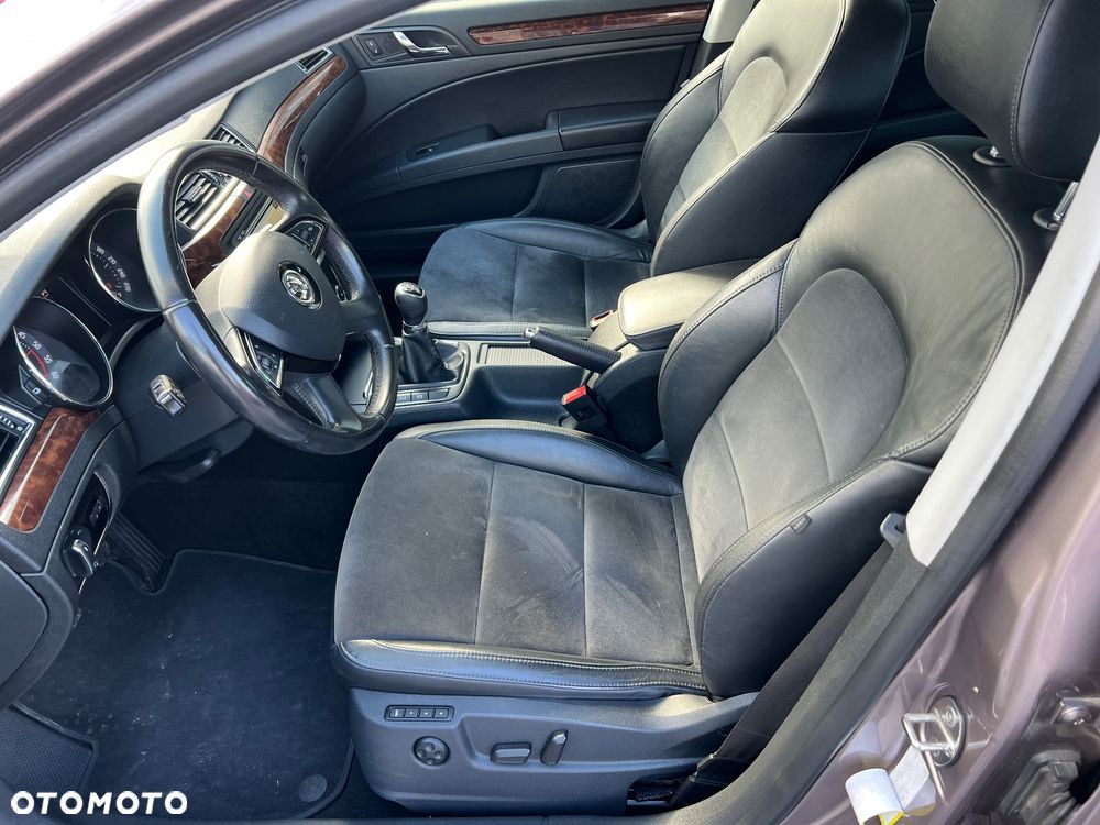 Skoda Superb 1.6 TDI Active Greenline - 14