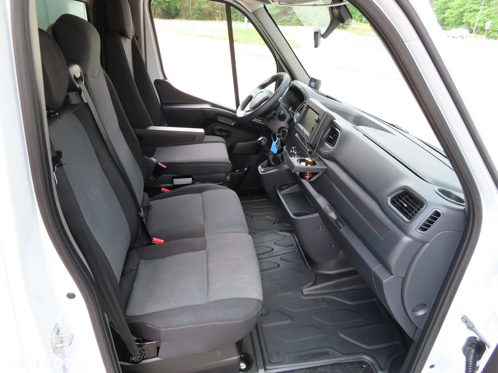 Renault Master 2.3 dCi 163 Km WZMACNIANY Chłodnia -20*C + 30*C Z Izoterma 4.20 Cm 8 Euro Palet Zasilanie V230 Funkcja Grzania Kabina Sypialniana WEBASTO Stan Jak NOWY - 28