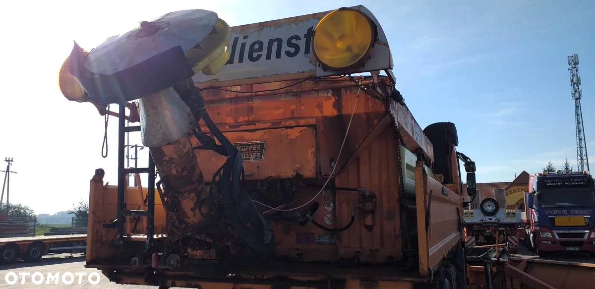 Mercedes-Benz SAMOCHÓD CIĘŻAROWY MERCEDES BENZ 1832 ACTROS - WYWROTKA Z PIASKARKO - SOLARKĄ I PŁUGAMI - 19