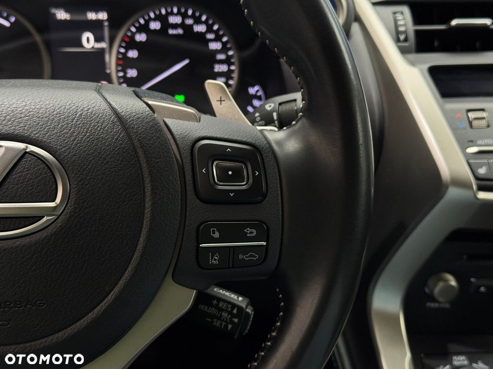 Lexus NX 300h Business Edition AWD - 23