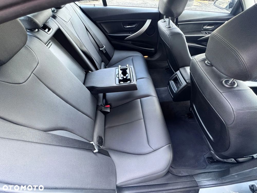 BMW Seria 3 316d Sport Line - 9