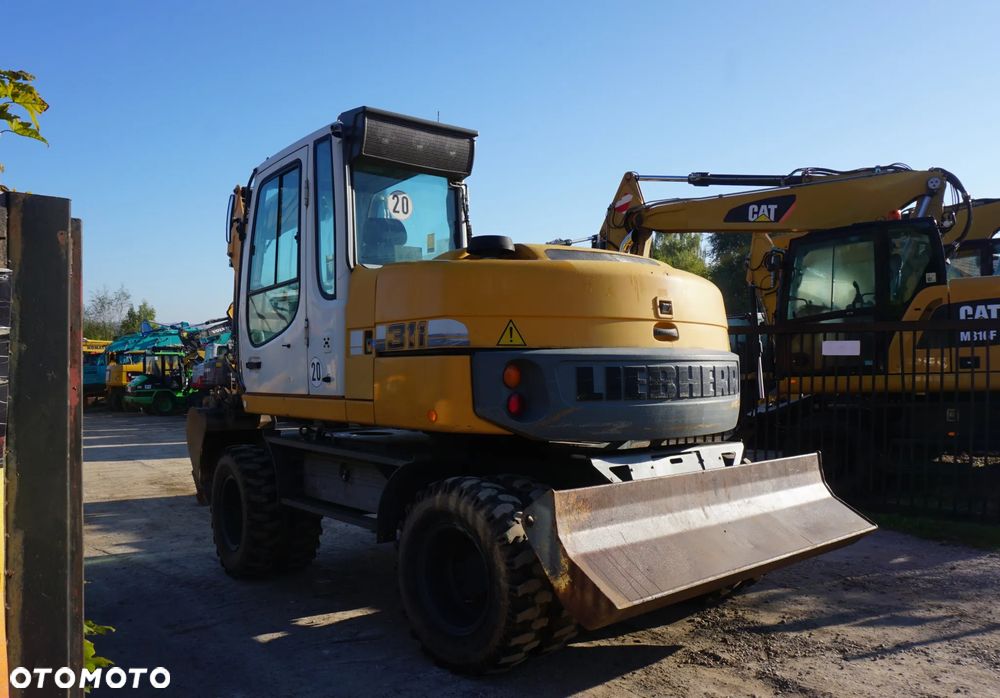 Liebherr A 311 - 5