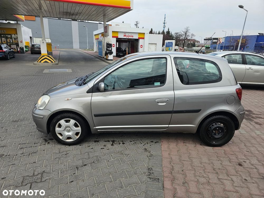 Toyota Yaris 1.3 Sol - 11