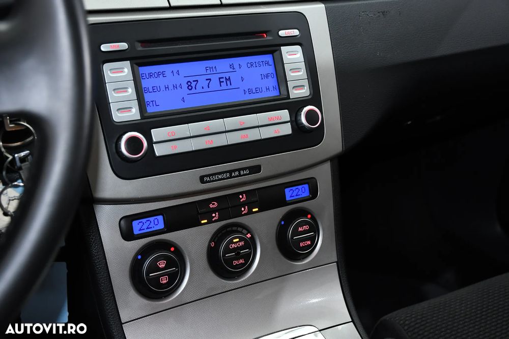 Volkswagen Passat 2.0 TDI DPF DSG Comfortline - 17