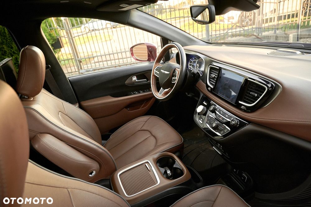 Chrysler Pacifica - 31