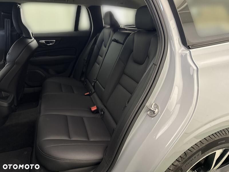 Volvo V60 B3 B Plus Dark - 19