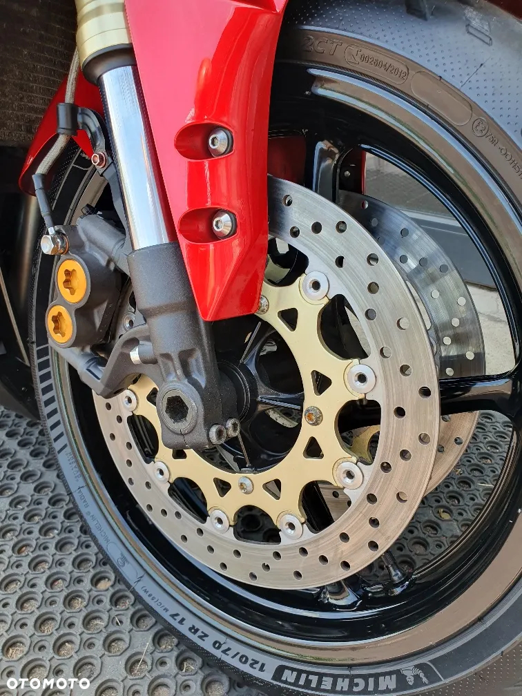 Yamaha R1 - 29