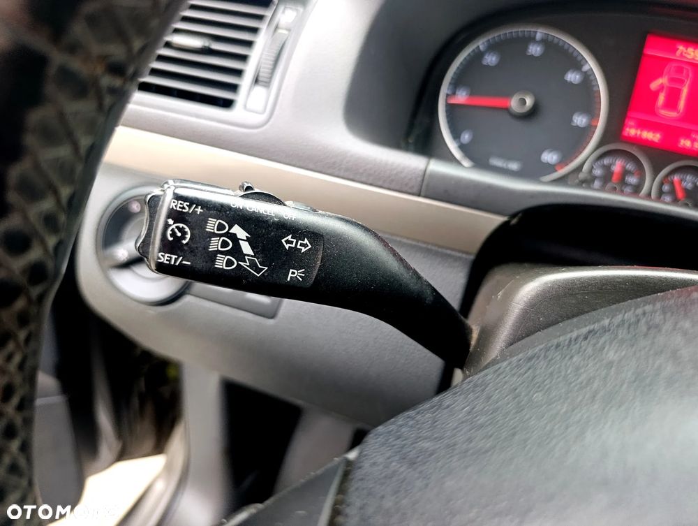 Volkswagen Touran 1.9 TDI DPF United - 19