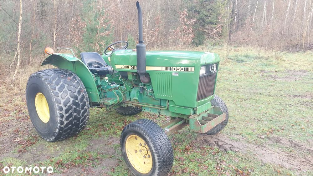 John Deere 1050 - 3