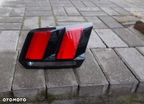 PEUGEOT 3008 II 16+ PRAWA TYLNA LAMPA KLAPA ORYGINAŁ - 1