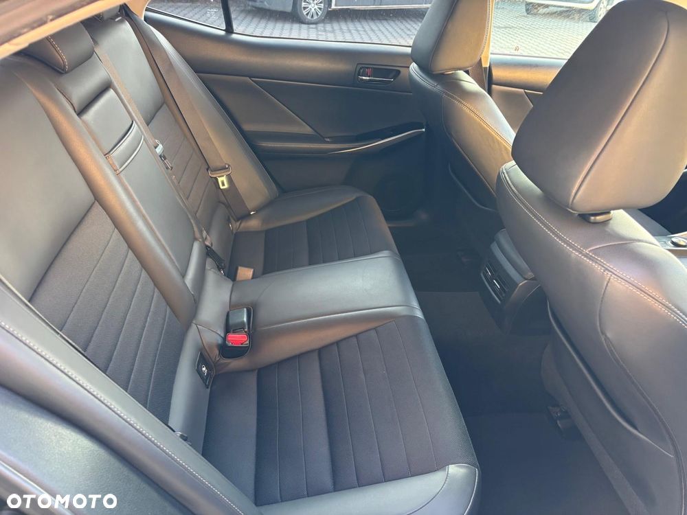 Lexus IS 200t Comfort - 10