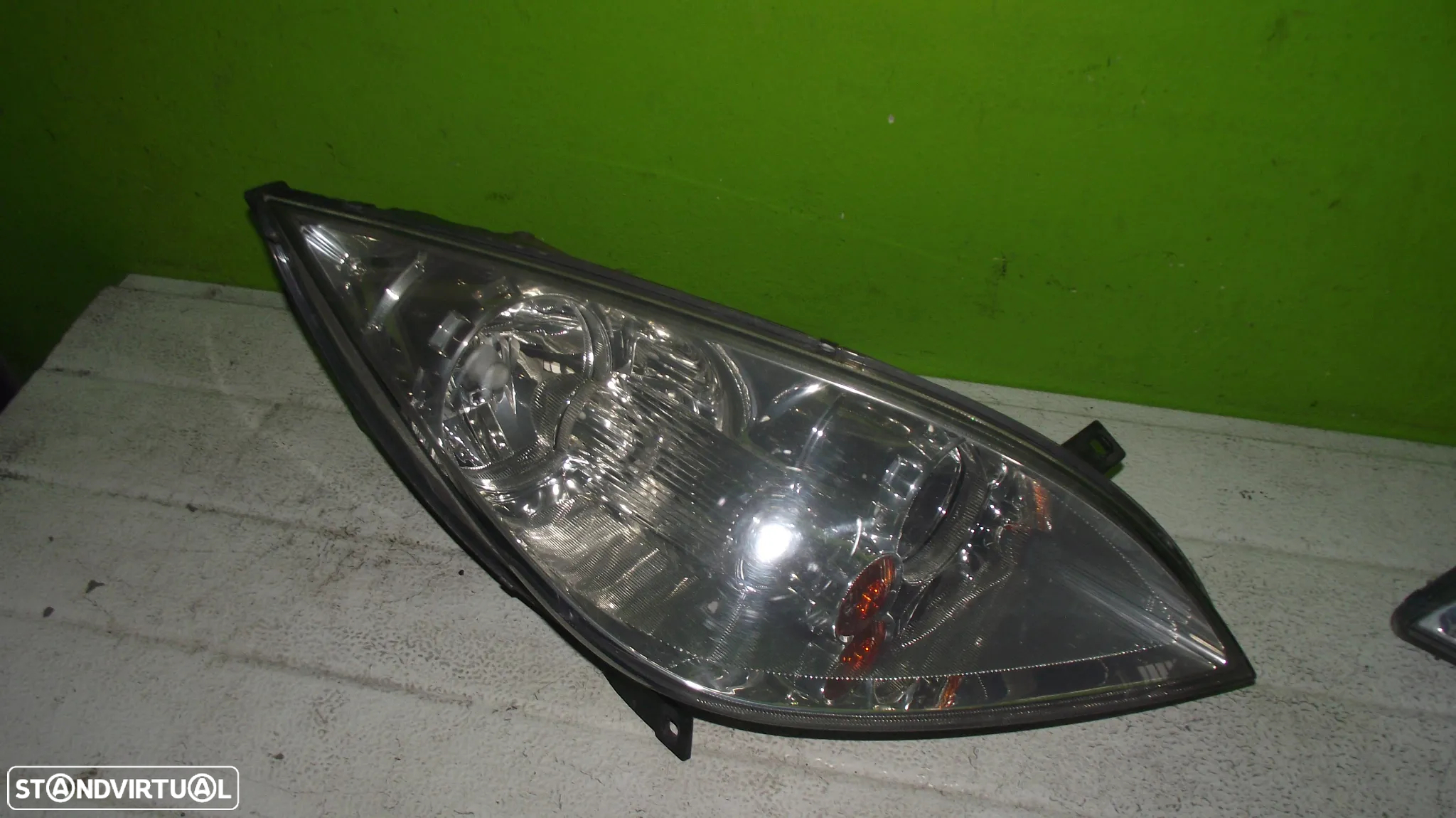 Farol Direito Mitsubishi Colt - 2005 / 2008 - 3