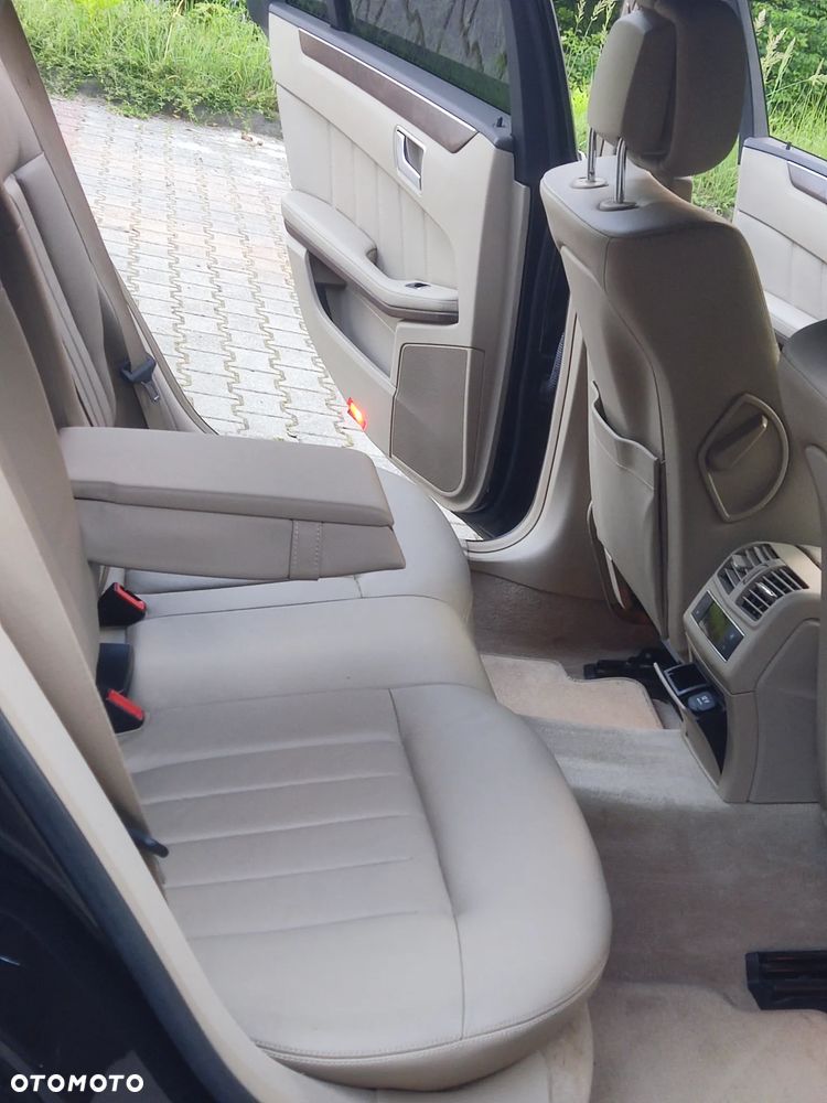 Mercedes-Benz Klasa E 220 CDI DPF BlueEFFICIENCY Automatik Elegance - 17