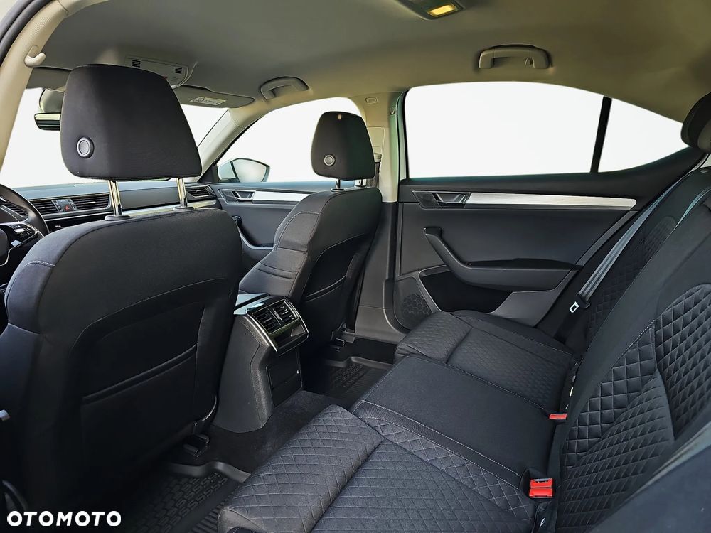 Skoda Superb 2.0 TDI SCR Ambition DSG - 13