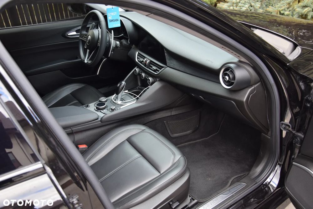 Alfa Romeo Giulia 2.0 Turbo 16V AT8 Veloce - 9