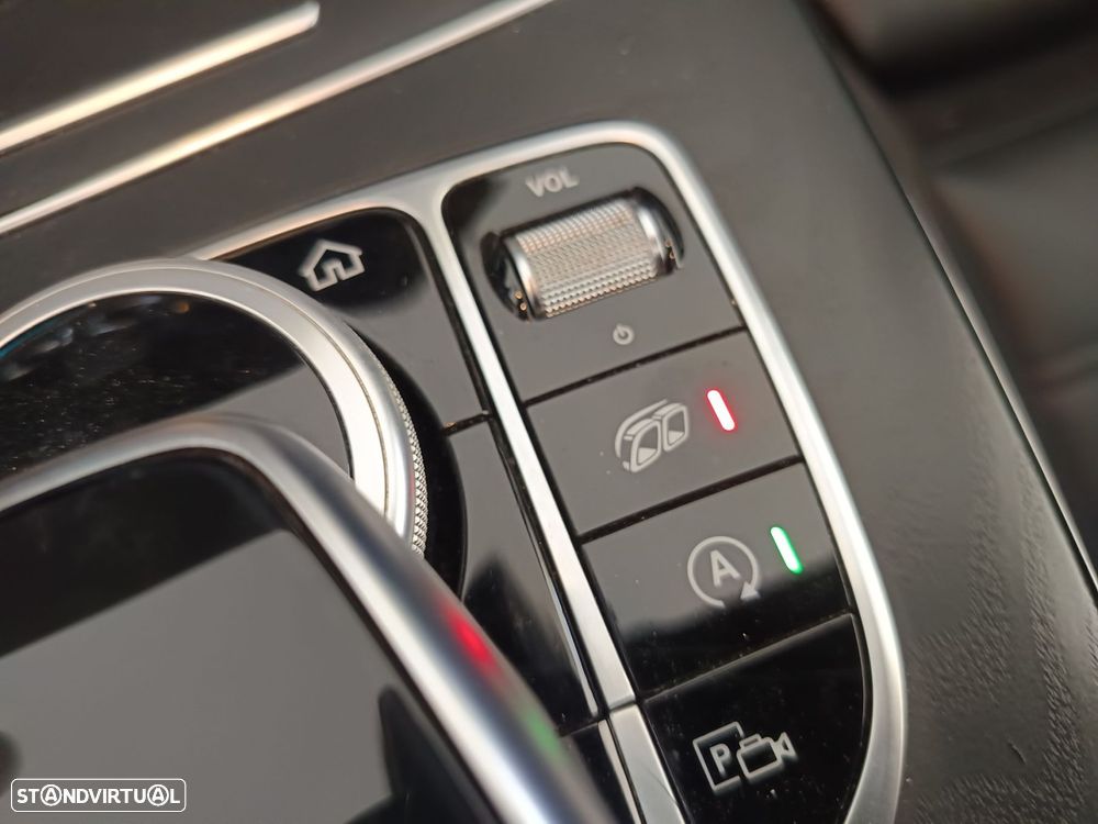 Mercedes-Benz E 53 AMG 4Matic+ - 32