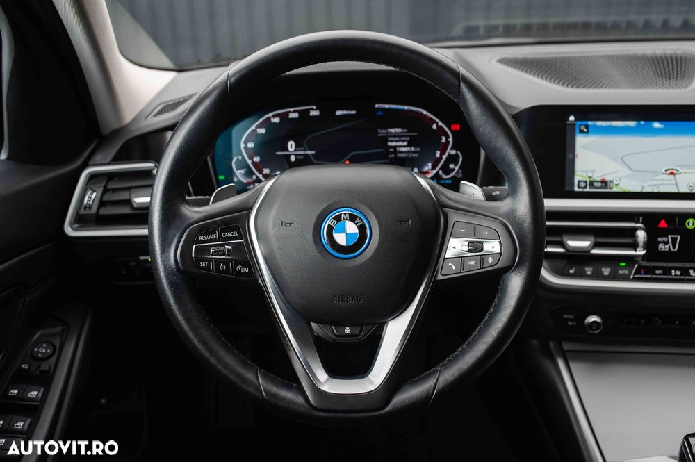 BMW Seria 3 320e AT PHEV - 16