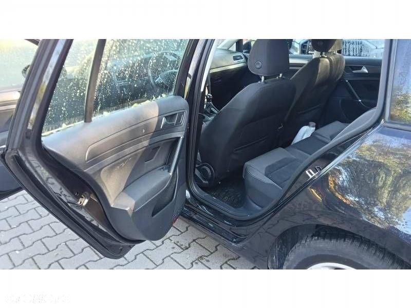 Volkswagen Golf - 25