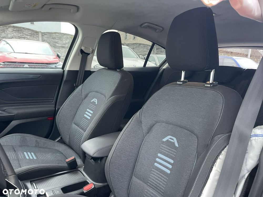 Ford Focus 1.0 EcoBoost Hybrid ST-LINE - 13