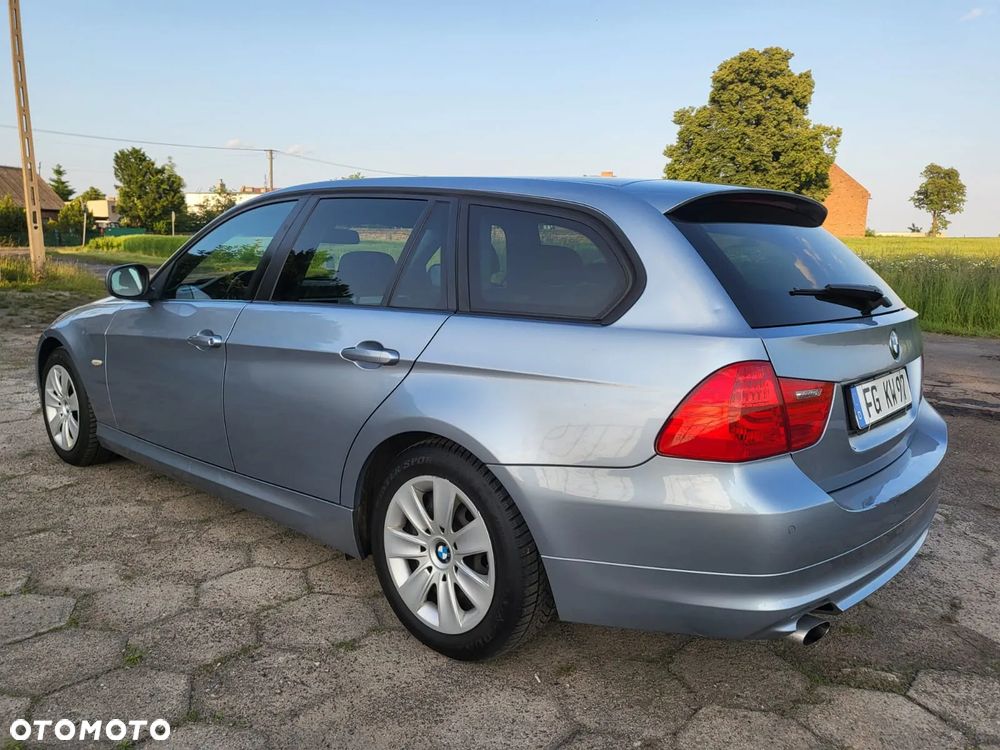 BMW Seria 3 318d - 27