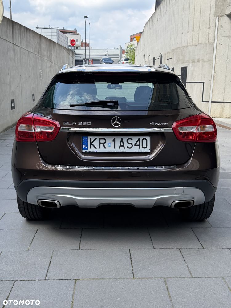 Mercedes-Benz GLA 250 4-Matic - 6