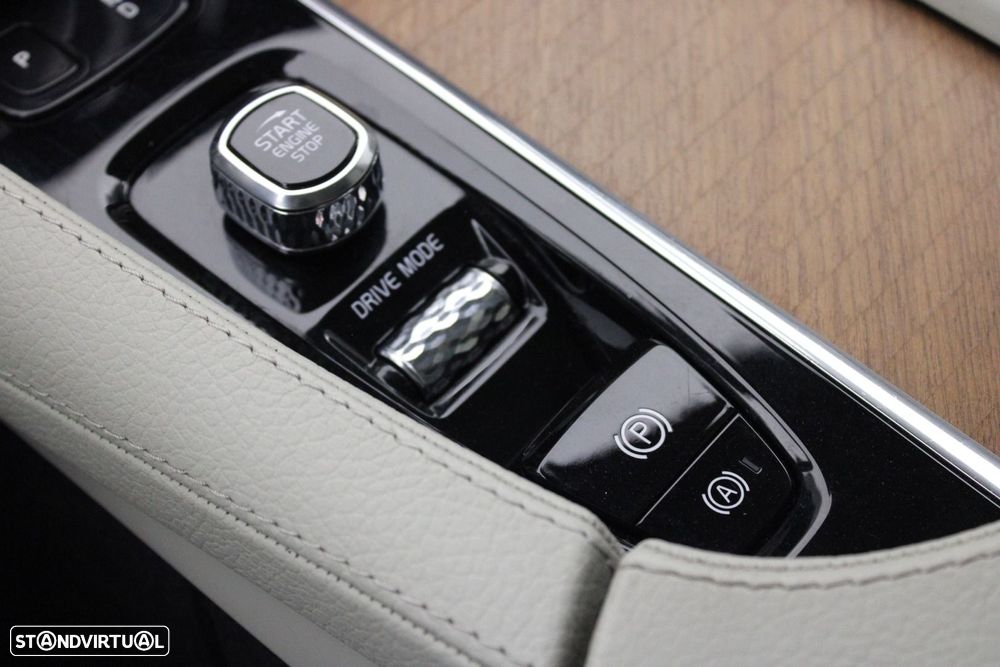 Volvo V90 2.0 B4 Momentum Plus Geartronic - 20