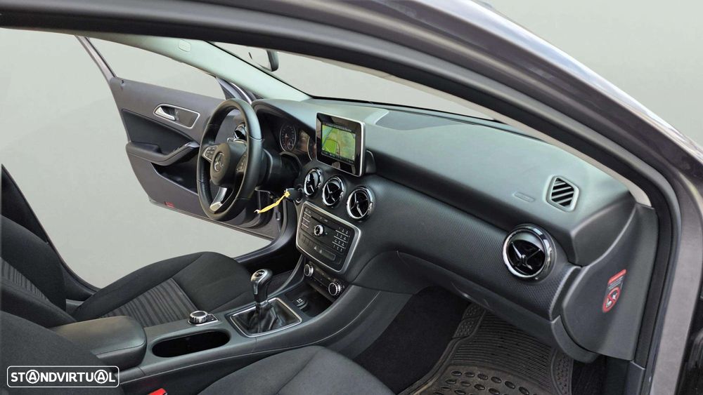 Mercedes-Benz A 180 CDI (BlueEFFICIENCY) Urban - 14